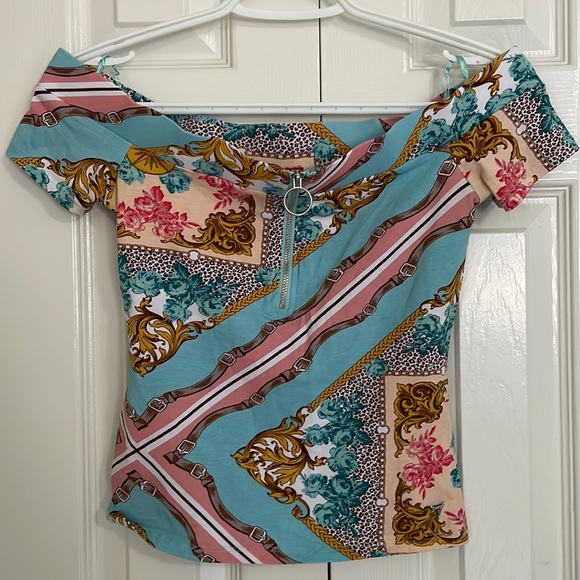 Guess baroque style off shoulder shirt with half zipper front - Picture 1 of 7